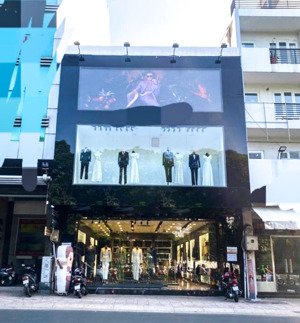 bán gấp mặt tiền lê quang định. diện tích 10x45, cxd hầm 7 tầng. thương hiệu đang thuê. giá 40 tỷ