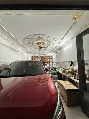 ngay bv bình tân _đường mã lò _nhà đẹp 2 tầng 62m2 hẻm 8m cách mt 50m chỉ 5.85 tỷ