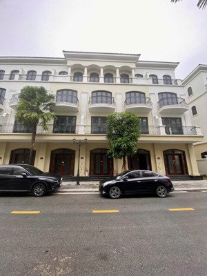 rẻ nhất phân khu chà là - 64m2 - gần công viên