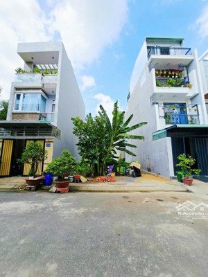 đất nền 59m2, vuông vức, đường ô tô 9m, gần chợ long phước - giá 3.3 tỷ