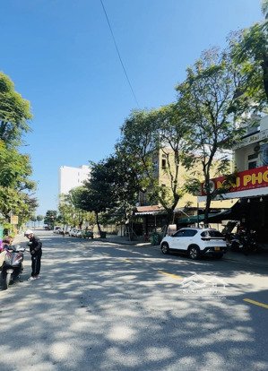 bán đất hồ quý ly cách biển 150m, 112m2 ngang 6,6m kề góc , trục đường 10m5 thông biển