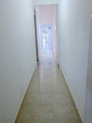 chính chủ cần bán nhà cấp 4 gần biển đường kiệt 4m chính hữu