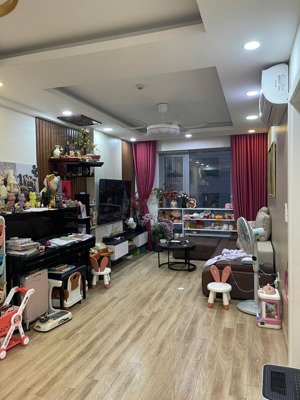 chính chủ bán căn chung cư 2 ngủ - 2wc - toà ip1 - đã có sổ - imperial plaza 360 giải phóng