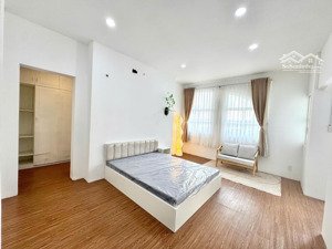 cho thuê căn hộ cao cấp 1 phòng ngủ full nội thất mới có bancol sổ siêu thoáng ngay đh y dược q.5