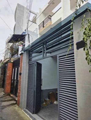 gần đh công thương xe hơi tới nhà 75m 2 tầng 7,5 tỷ