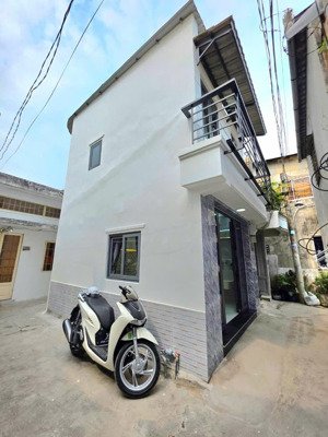 tuấn hailongreal: nhà nhỏ có sổ mới đẹp 2,35 tỷ huỳnh tấn phát liền kề q7 ngay trung tâm nhà bè