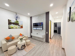 huỳnh văn bánh, 3 tầng, pn, 30m2, hxh, 5 tỷ.