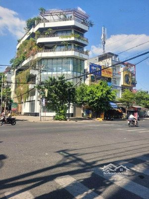 vị trí đắc địa - mặt tiền kinh doanh khủng - ngay góc ngã tư bình quới.