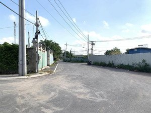 nền đất 2 mặt tiền - đường trường lưu 21,5 tỷ/559m2