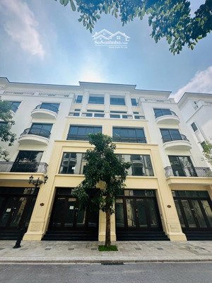 san hô chưa bao giờ hết hót quý ac ạ - diện tích 60m, mặt tiền 5m
- giá chỉ hơn 9tỷ -