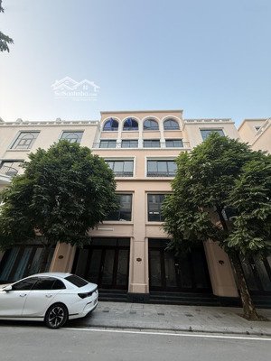 hoàng hôn đẹp thế nhỉ. nhưng vẫn không đẹp bằng căn này 75m mặt tiền 5m cực kì vừa vắn nhà