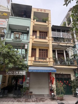 bán nhà mặt phố vip khu vực hoàng cầu, đối diện ubnd phường ô chợ dừa