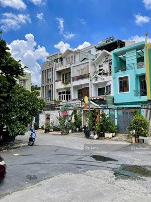 bán nhà đường quốc hương p. thảo điền, q2 89,7m2 giá 28 tỷ bớt lộc