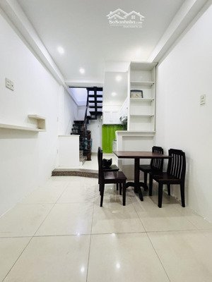 ngộp bán gấp nhà hoà hưng quận 10 sát mặt tiền 5 tầng btct chỉ nhỉnh 4 tỷ tl