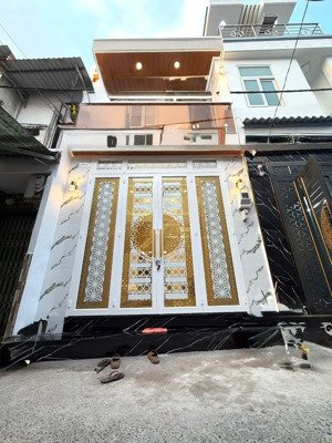 bán nhà chính chủ mặt tiền hiểm xe hơi tiện kinh doanh