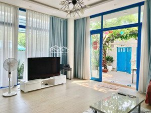 bán tòa 4 tầng chế lan viên gần biển doanh thu 70tr/1th