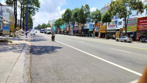 bán nhà trệt lầu ne8 kcn mỹ phước3: 11.1x30 thổ cư, xây full -đang cho thuê 25tr/tháng, giá 12 tỷ5