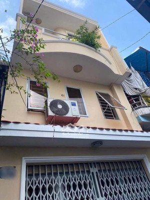 bình thạnh chợ bà chiểu 35m2 -4 tầng btct 5 pn chỉ 4.95 t chủ bá.n nhanh vị trí đẹp sât quận