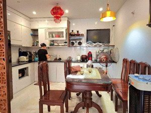 bán nhà phân lô liền kề vp trung ương đảng-3 ô tô tránh - vỉa hè rộng. mt bề thế. phố hiếm nhà bán