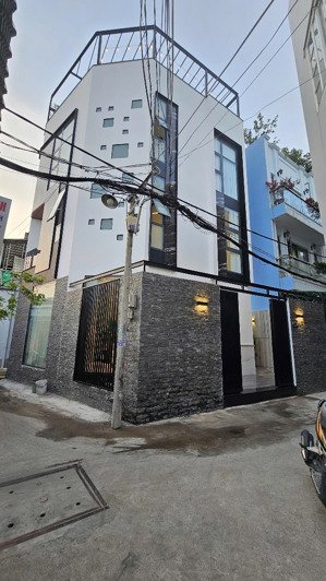 bán căn góc 2 mặt tiền thị trấn nhà bè. giá: 8.4 tỷ. sổ hồng. lh: 