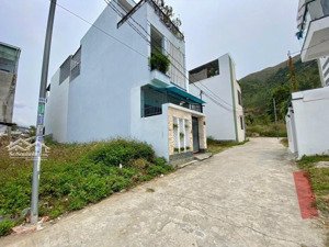 bán nhanh lô đất đường nguyễn đức thuận ngang 4,5m nở hậu đường 4m giá 2 tỷ 360 khu vực cao ráo