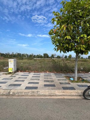 cần bán lô đất thổ cư 125m2 khu lại an viên hàm thắng giáp bắc xuân an