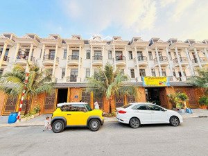 nhà phố 2 lầu trệt kdc hoàng hùng đường nguyễn thị khắp, dĩ an