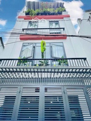 siêu phẩm đón tết nhà 4 tầng ngang 5m full nội thất giá 5,75 tỷ