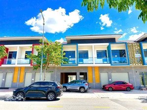 chỉ với 2 tỷ sở hữu ngay căn shophouse villa đối diện trung tâm thương mại 5,2 hecta, kế tpm bd