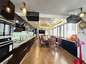 nhà nhiều tầng mặt đường tô hiệu, lô góc 3 mặt thoáng siêu thoáng, view pháo hoa