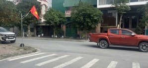 bán nhà: 2 mặt tiền, đường võ văn kiệt, bình tiên. phường 7, quận 6, dt 5.2 x 15m, giá 7.4 tỷ