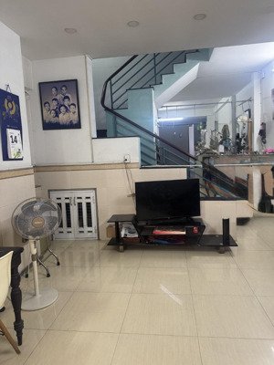 nhà 3 tầng 5 phòng ngủ 6 wc hẻm 4m âu dương lân, p.2, q.8 - 95m2 - giá chỉ 9.7 tỷ (tl).