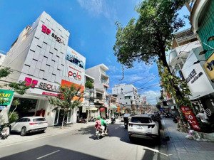 nhà 3 tầng mt ngô gia tự mặt thuận chiều bên phải đỗ xe ô tô thoải mái, vỉa hè rộng. giá cực tốt