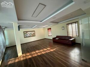CHO THUÊ VĂN PHÒNG LINH ĐƯỜNG - 80M2 GIÁ CỰC RẺ 6TR - CÓ THANG MÁY, BẢO VỆ