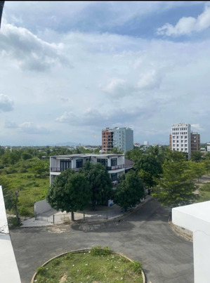 đường 10m5 lề 5m kđt sentosa dt 120m2 trục thông sông