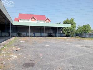 Cho thuê kho bãi 2700m2 mặt đường Ql1A Quận 12