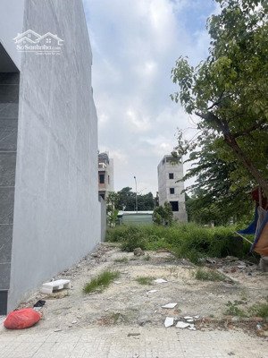 mặt tiền hà huy giáp giảm sâu còn 6.7tỷ kd sầm uất 90m vuông a4