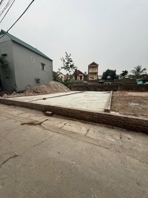 cc gửi bánlô đất 80m2 tại thôn 4 hạ lôi mê linh, đường thông, oto tránh, gần chợ, trường học