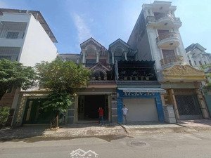 nhà phố khu hành chính dĩ an tp hcm