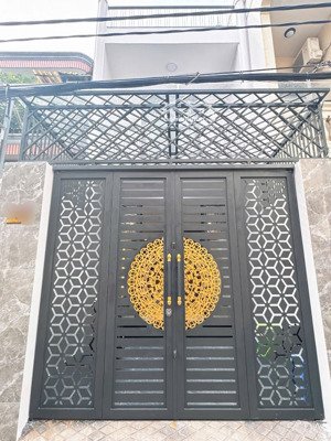 bán gấp nhà cho thuê 10tr tháng, giá 3 tỷ 250 đường xe oto vào được, sổ riêng giá thương lượng