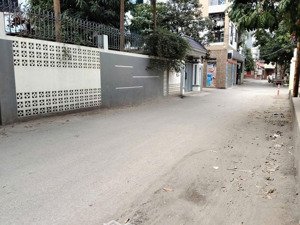 hiếm có khó tìm! bán đất đường hữu hưng, tây mỗ. đường 4m. 20m ra ô tô tránh. dt 45m2. mt 4.3m