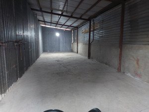 cho thuê kho nhỏ quận 7 dt 80m giá 8tr dường trần trọng cung.