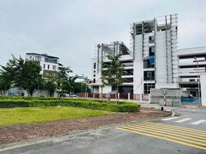 tdc giang biên - việt hưng ô tô tránh - vỉa hè 3m.
dt 48m2 - mt hơn 4m view vườn hoa, nha