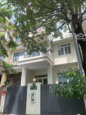 cho thuê biệt thự kdc himlam p.tân hưng quận 7 7,5x20 hầm trệt 3 lầu giá 55tr/tháng