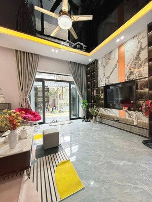 biệt thự mini nhỏ 2 tầng thành phố trung tâm gần bigc ,thông ra 325 hùng vương -tp đà nẵng