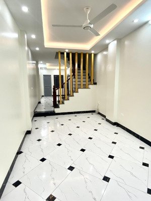 chỉ 8.6x tỷ có nhà 4t-37m2 sát sân bóng cầu đơ 4 oto đỗ ngay nhà ba bước chân ra phố sở hữu ngay ạ