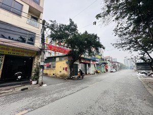 đất phố kẻ tạnh - tái định cư giang biên oto tránh giá đầu tư