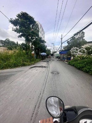 nhơn đức - nhà đất 146.6m2, hẻm nhựa 6m, 1 trệt 1 lầu, sân trước đổ 3 chiếc xe hơi, giá 7.3 tỷ