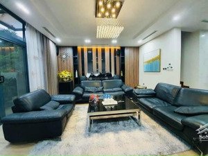 bán căn hộ 57 láng hạ, 172 m2, 3-4 pn, 3 phụ, nhà đã cải tạo, giá 90 triệu/m2