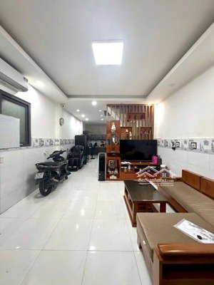 lô góc 2 mặt hẻm hòa bình - q11 - 2 tầng mới đẹp - ngang 4.2m - đối diện đầm sen - chỉ hơn 5 tỷ tl